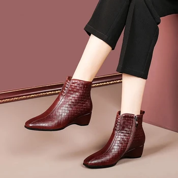 Luxusní podzim kožené boty pro dámské 2021 nové příjezdy uvedl obchodní tenisky dámy formální kotníkové boty